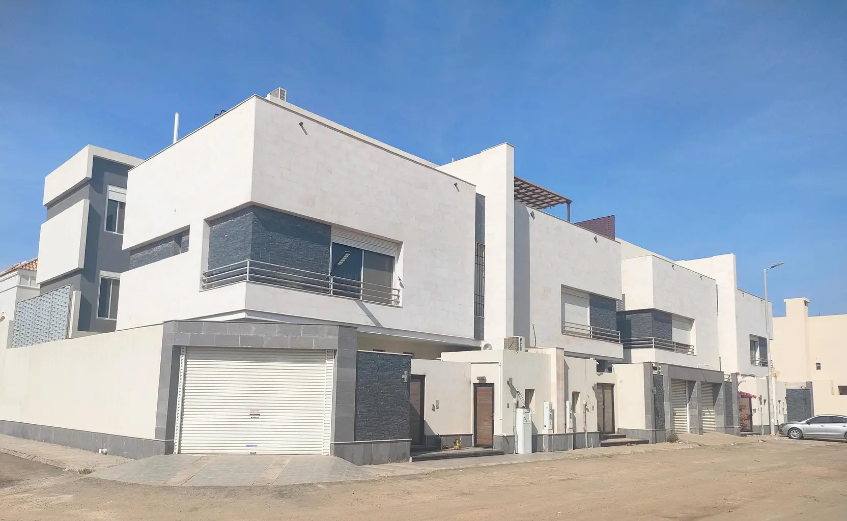 16 Contemporary Villas, a residential project by BRU CO. in Jeddah, image 2