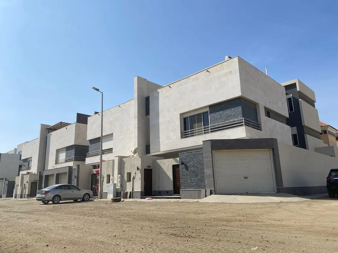 16 Contemporary Villas, a residential project by BRU CO. in Jeddah, image 4