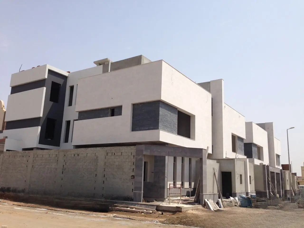 16 Contemporary Villas, a residential project by BRU CO. in Jeddah, image 6